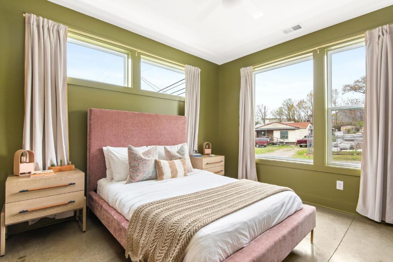 Vibrant Designer House With Roof Deck & Garage Near Dt Holiday home *
