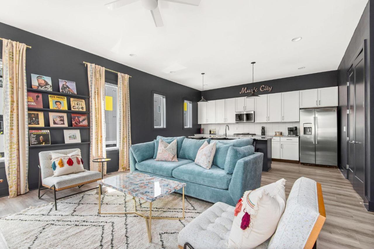 Holiday home Vibrant Designer House With Roof Deck & Garage Near Dt