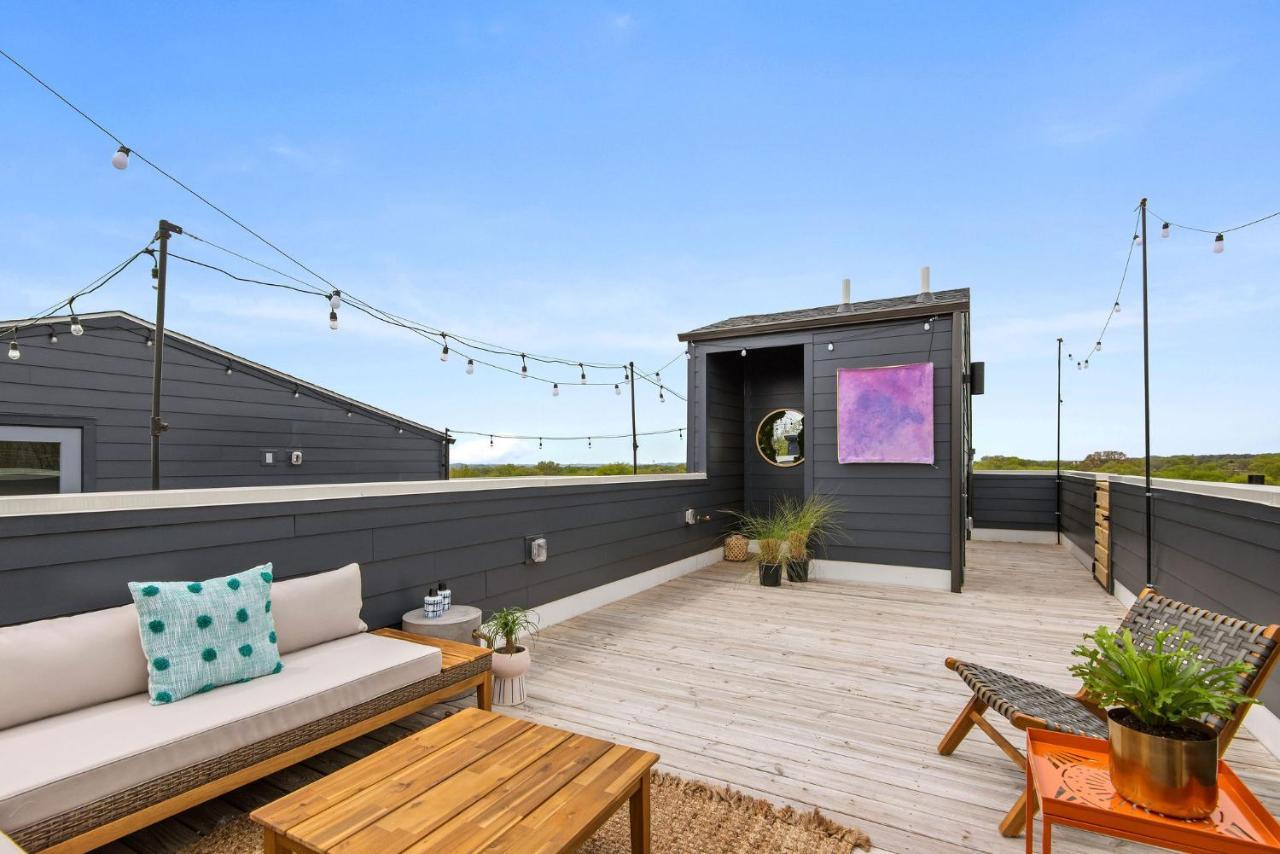 Holiday home Vibrant Designer House With Roof Deck & Garage Near Dt