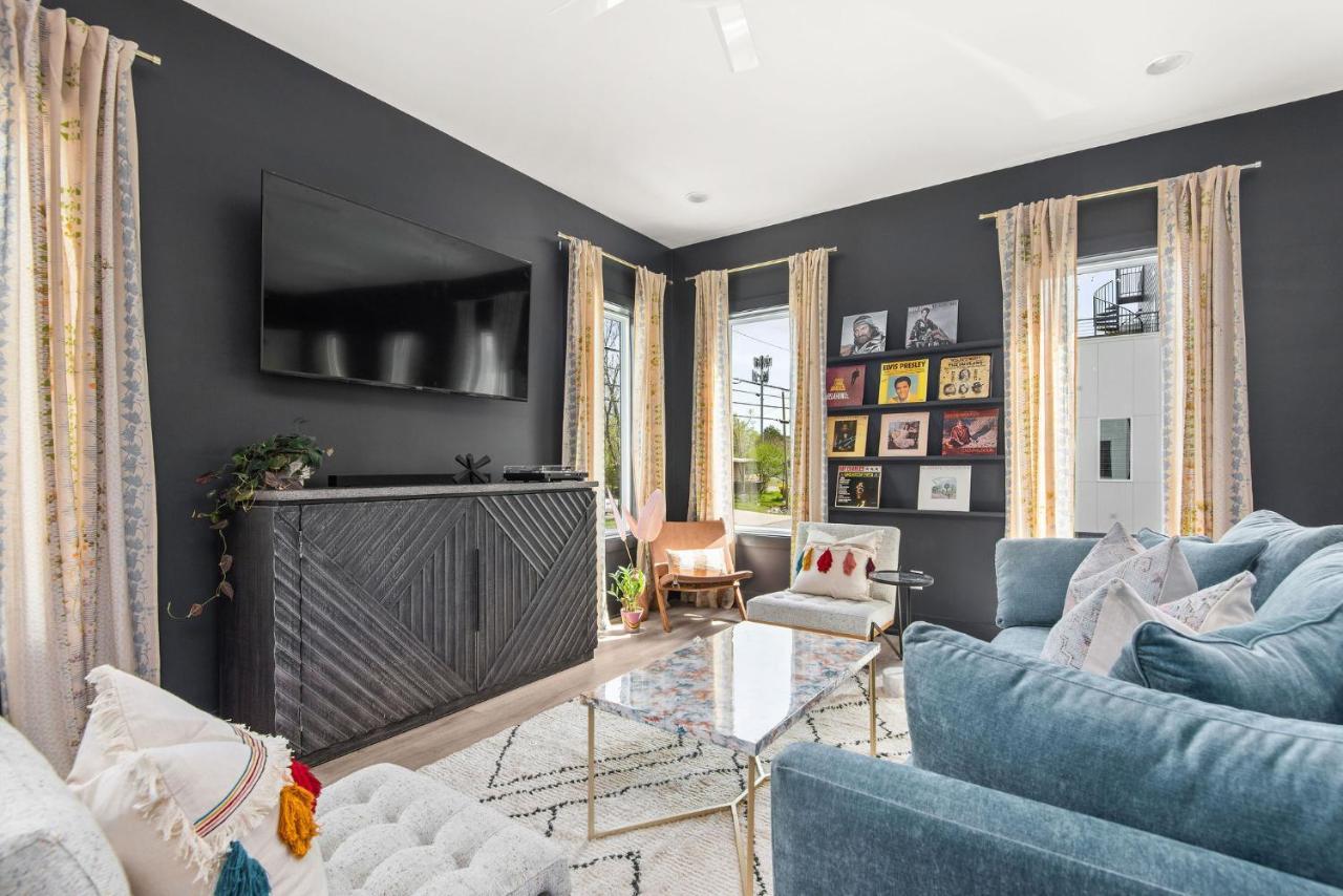 Vibrant Designer House With Roof Deck & Garage Near Dt *