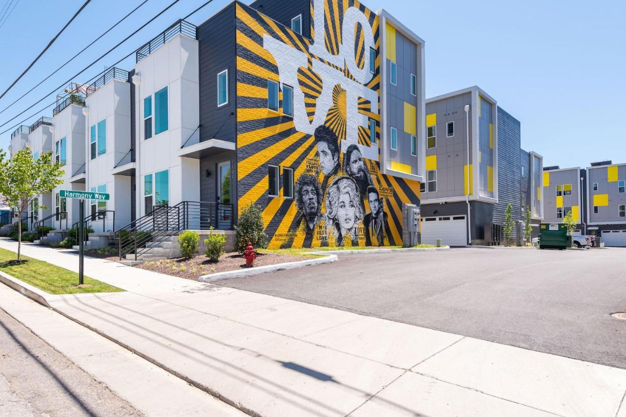 Vibrant Designer House With Roof Deck & Garage Near Dt
